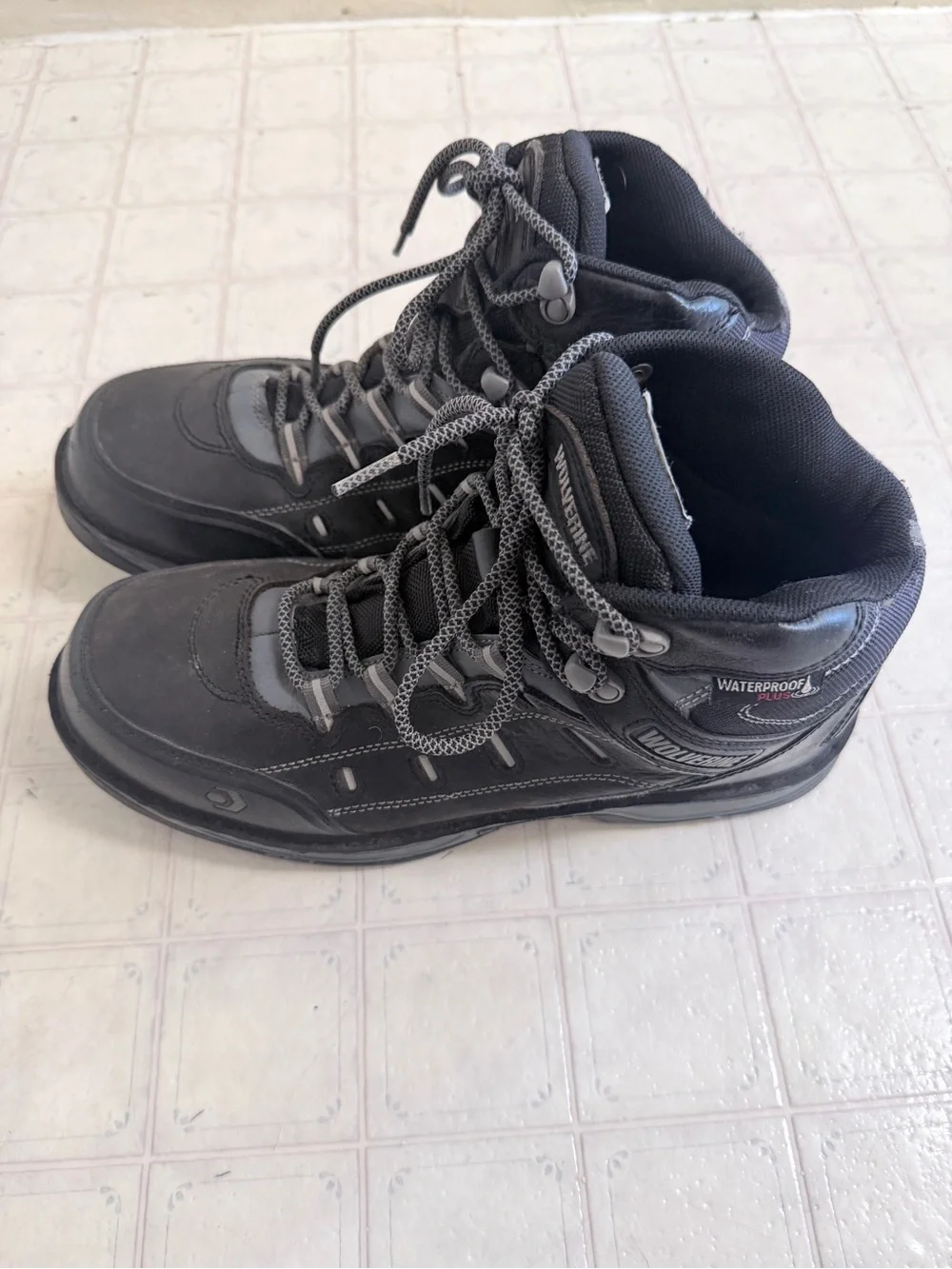 Wolverine W10553 Waterproof work boots for Men Size: 11